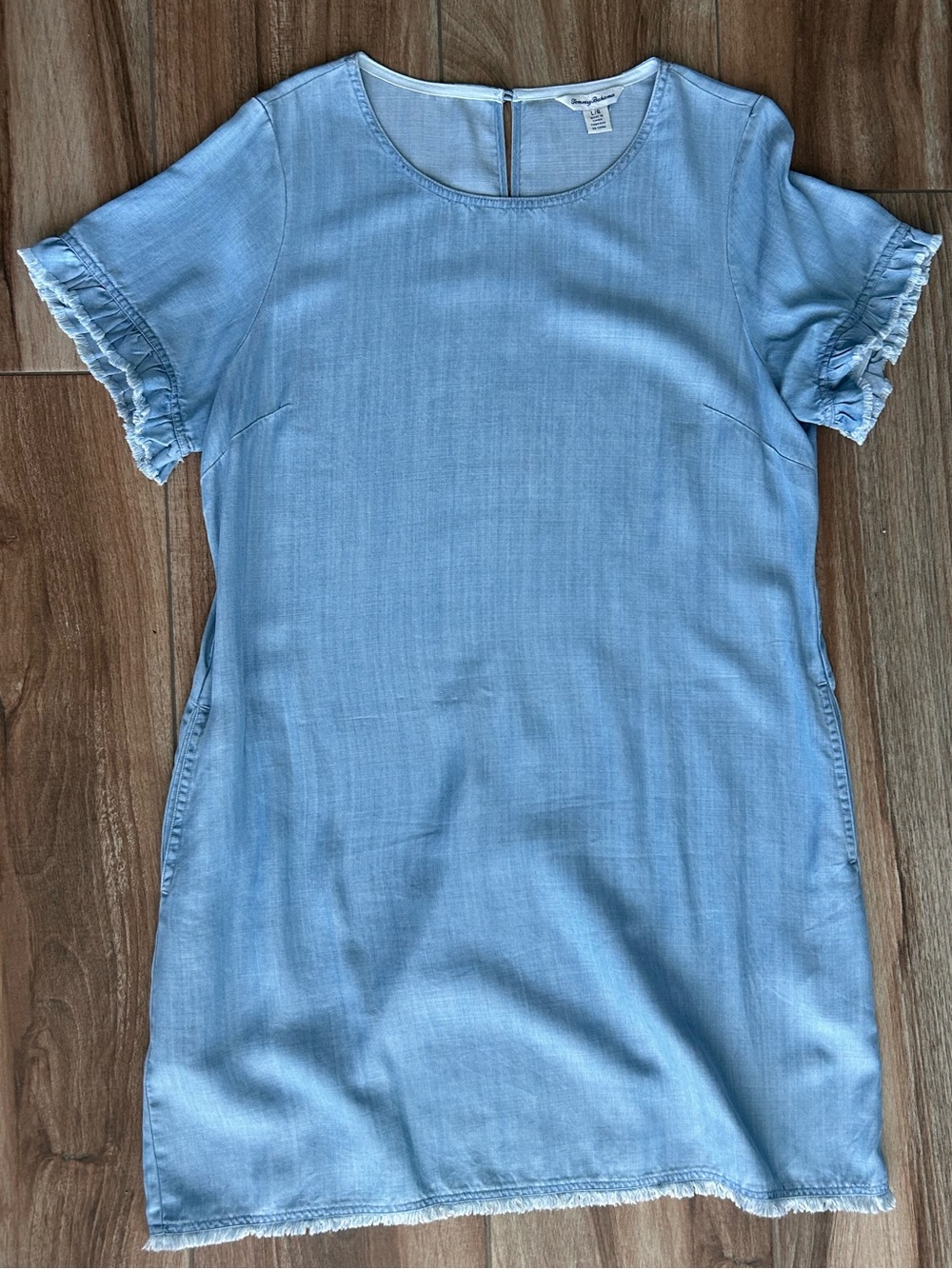 TOMMY BAHAMA Light Blue Denim Dress Size Large Lightweight Shift Dress w/Pockets